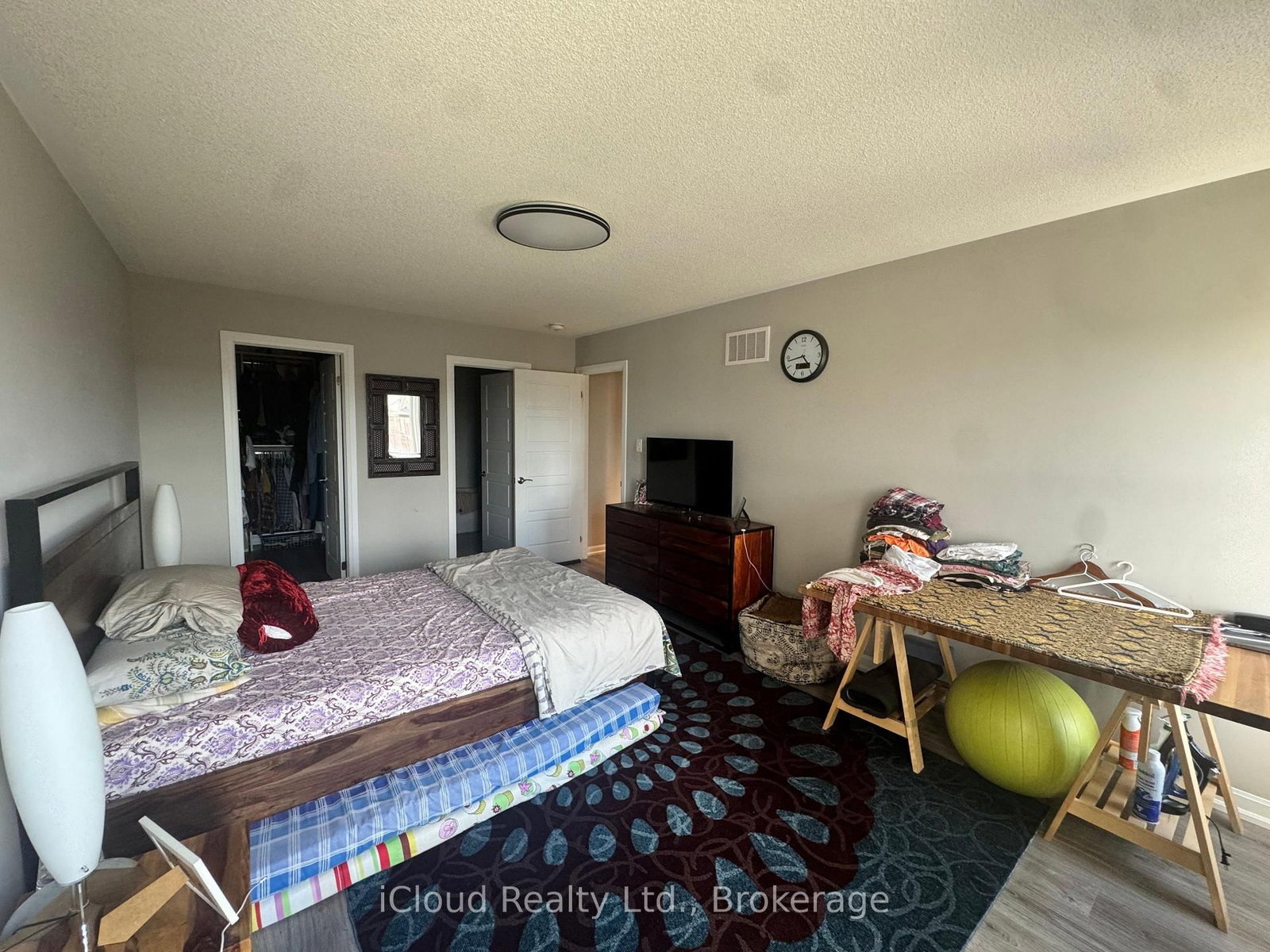 126 Burnhamthorpe Road E • Oakville, ON photo 8