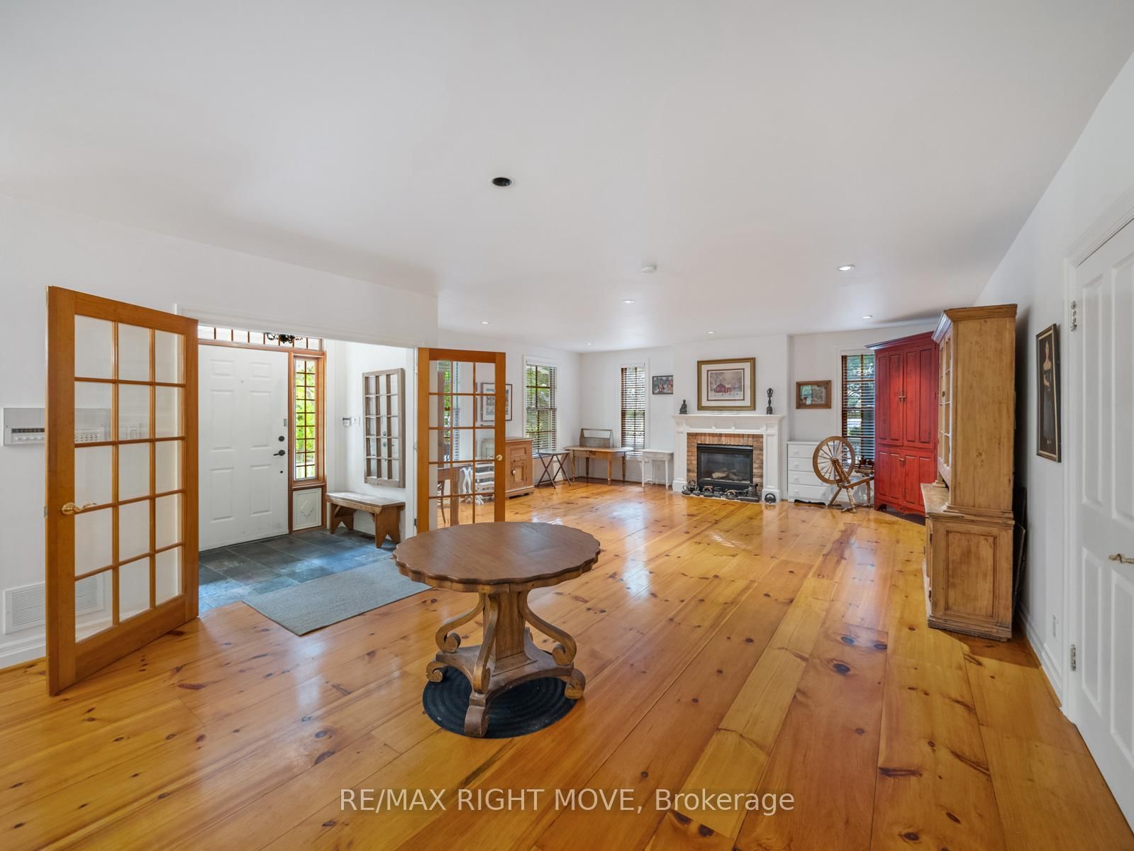 7135 Pond St, Mississauga, view 11