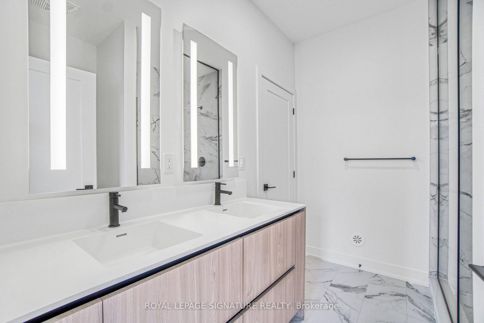 47-40 Lou Parsons Way, Mississauga, view 25