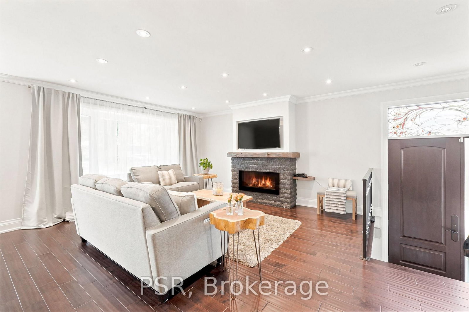 61 Robinglade Drive • Toronto, ON photo 13