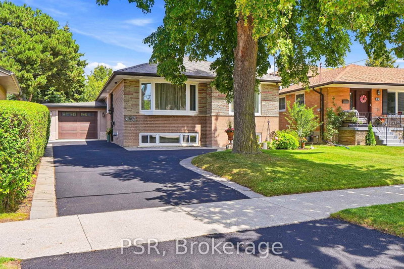 61 Robinglade Drive