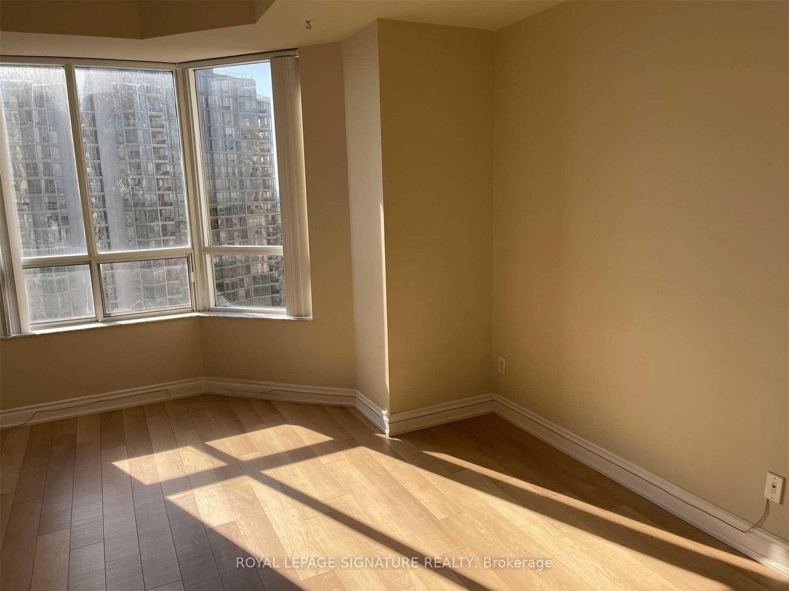2811-25 Kingsbridge Garden Circ, Mississauga, view 14