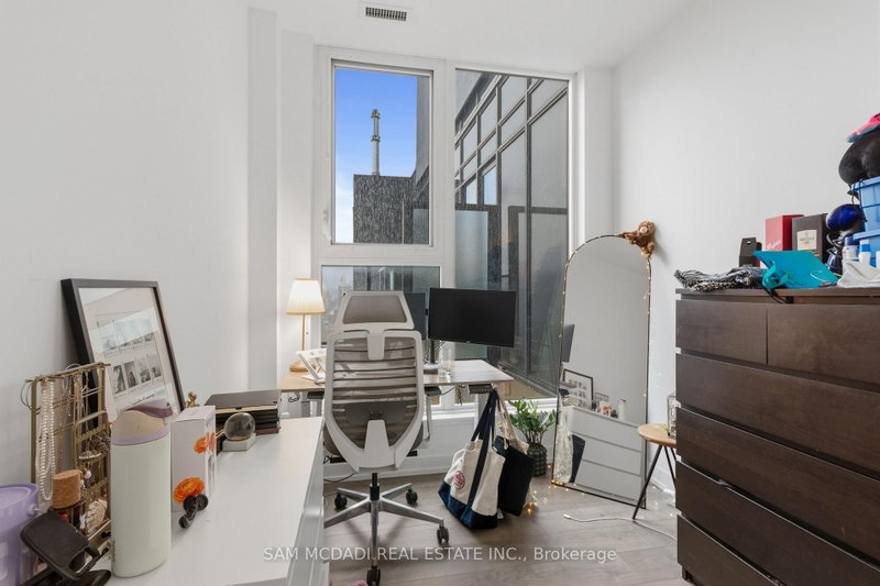 PH01 - 270 Dufferin Street