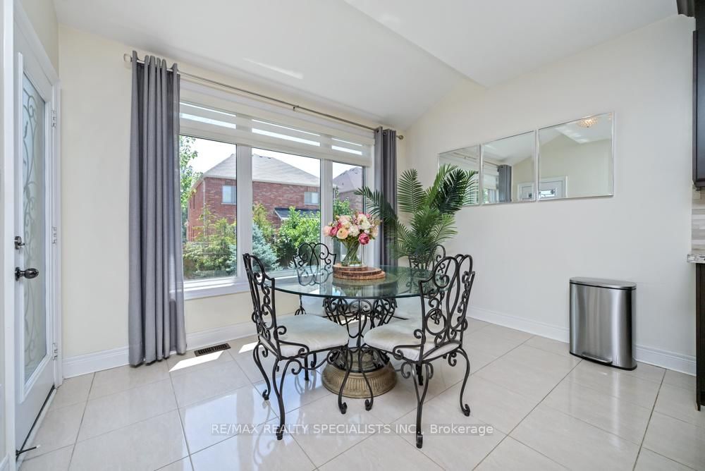120 Rising Hill Ridge • Brampton, ON photo 8