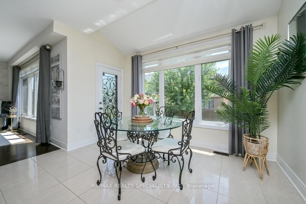 120 Rising Hill Ridge • Brampton, ON photo 9