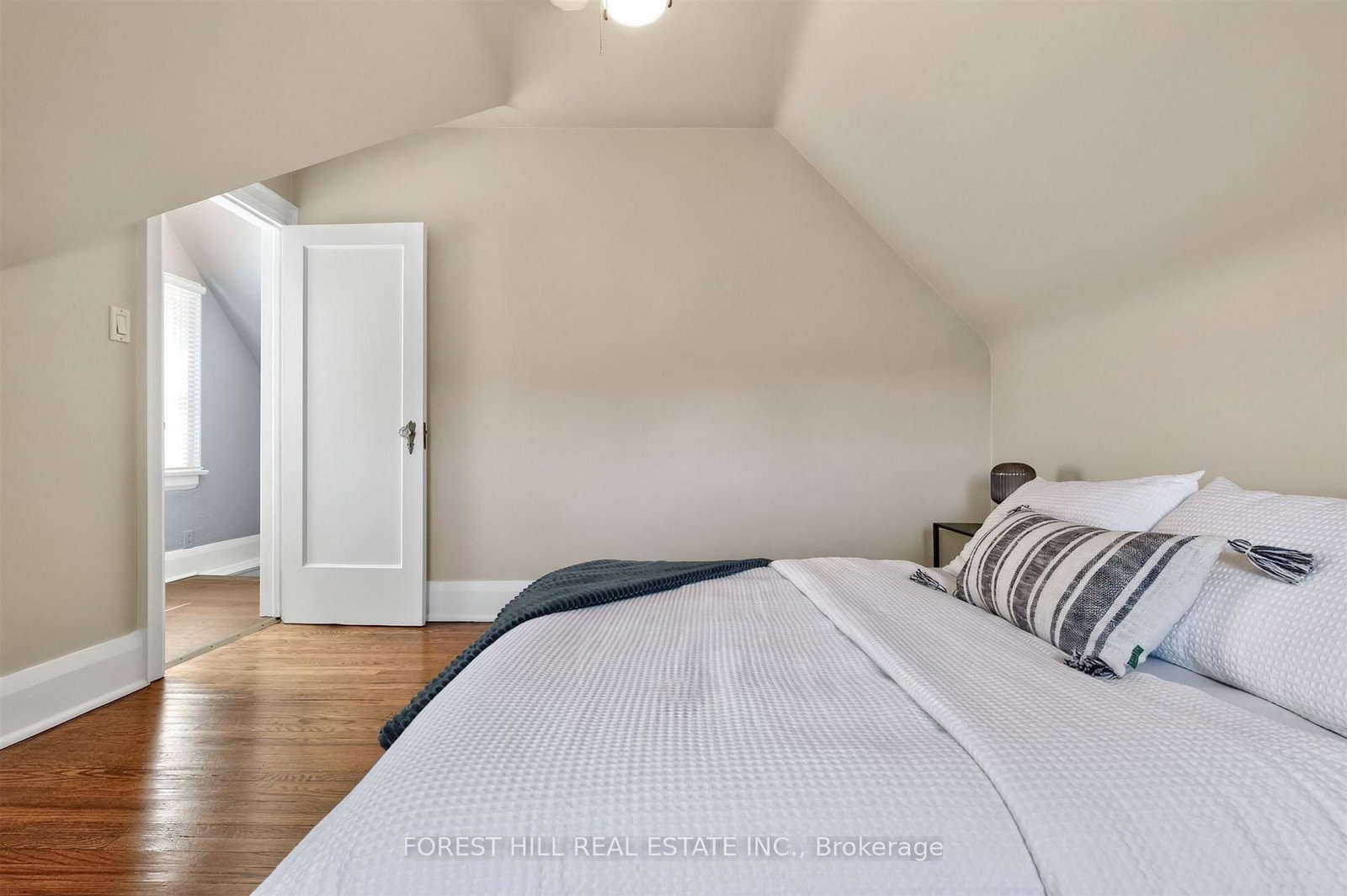 11 Yarrow Road • Toronto, ON photo 24