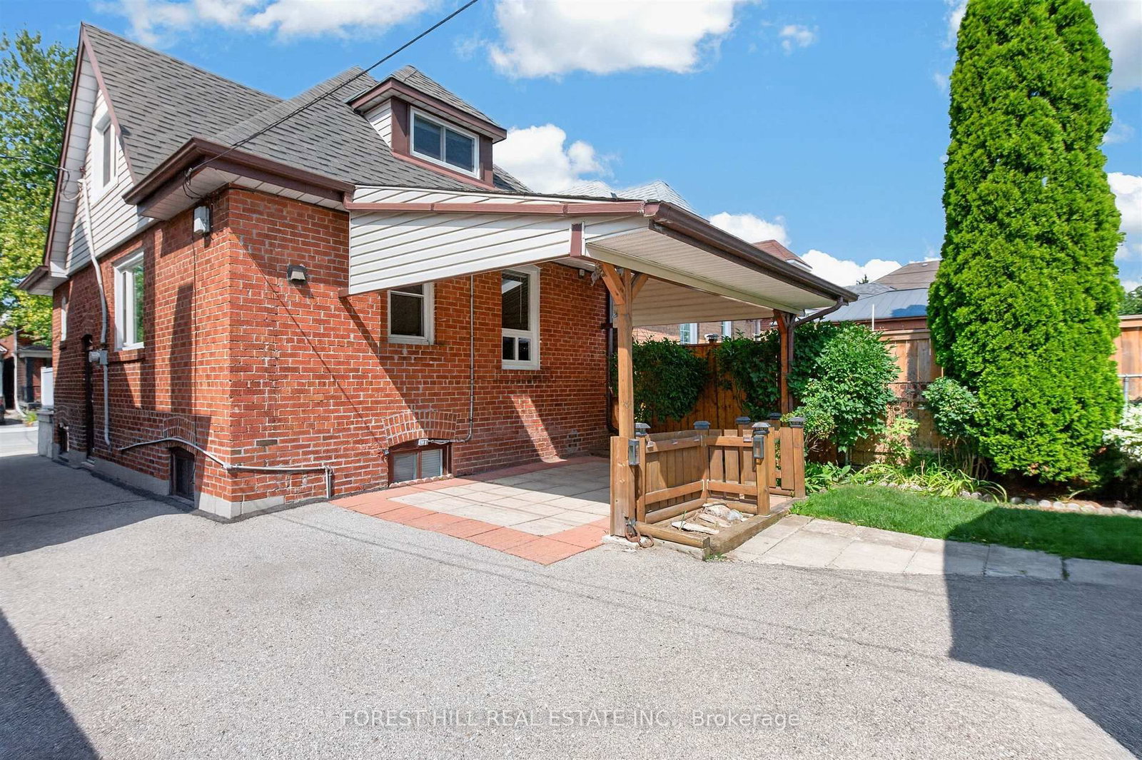 11 Yarrow Road • Toronto, ON photo 33