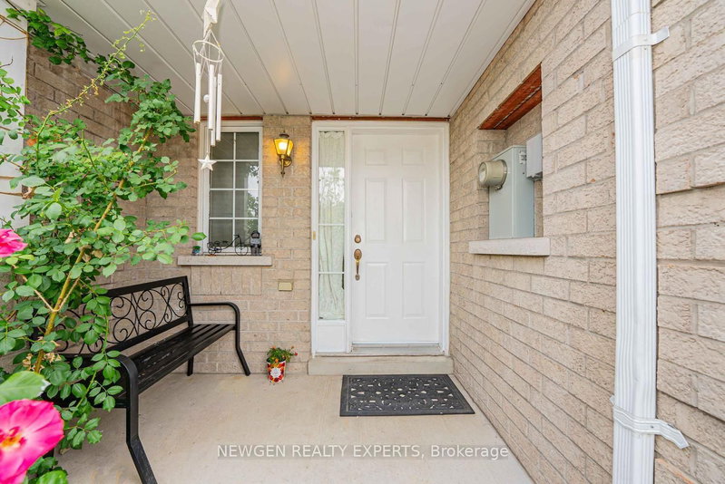 6039 COXSWAIN Crescent