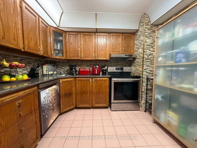 2323 Confederation Parkway • #1204 • Mississauga, ON photo 6