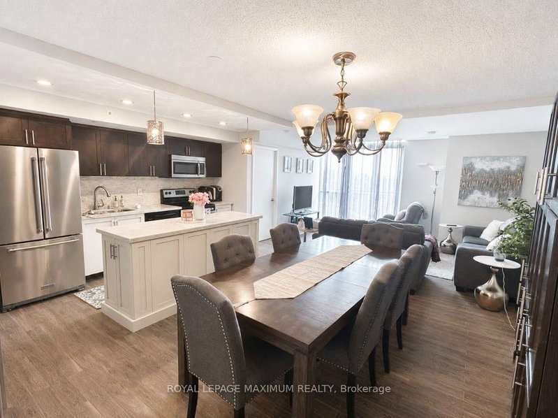 814 - 800 Lawrence Avenue W