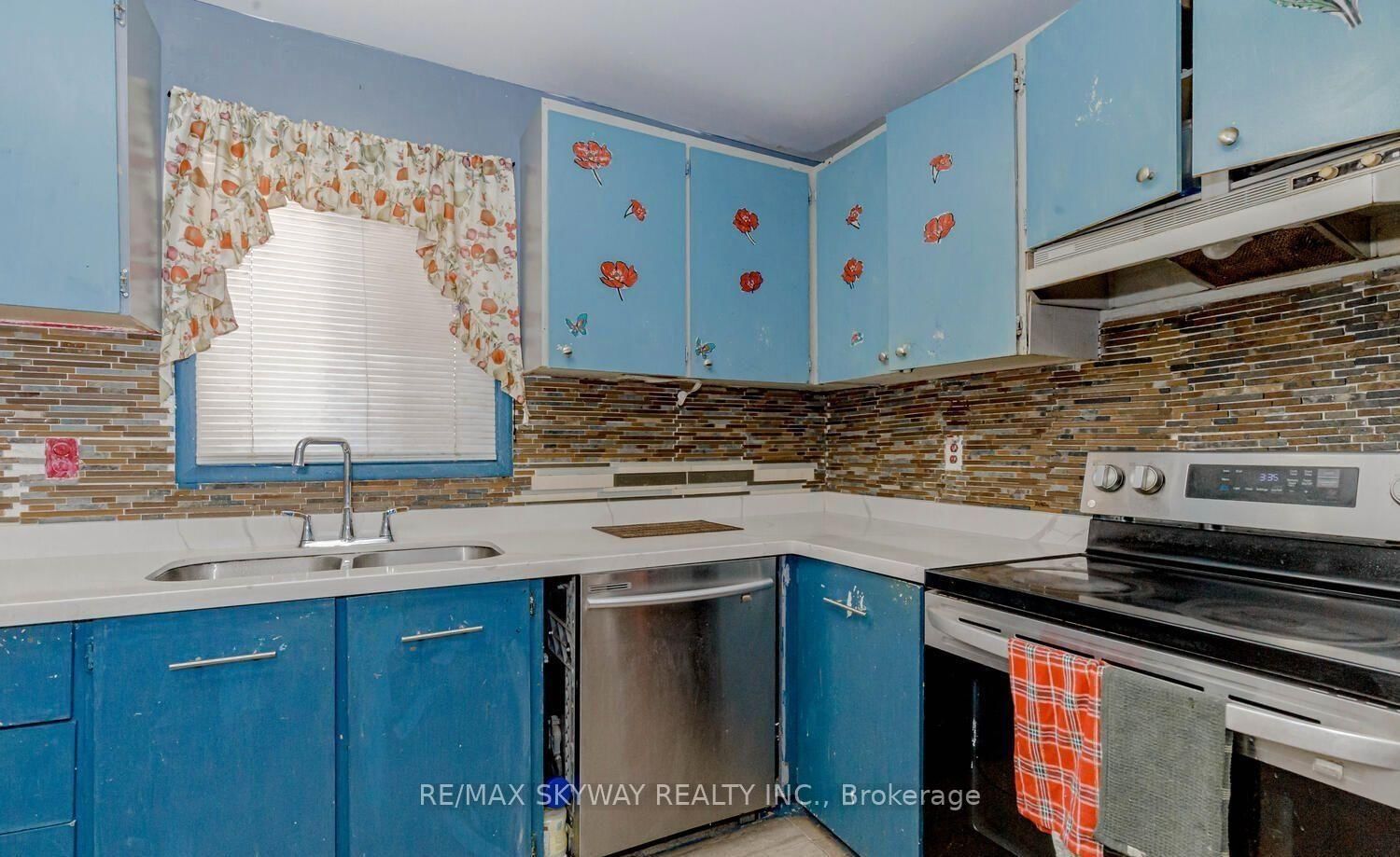 3 Hercules Court • Brampton, ON photo 8