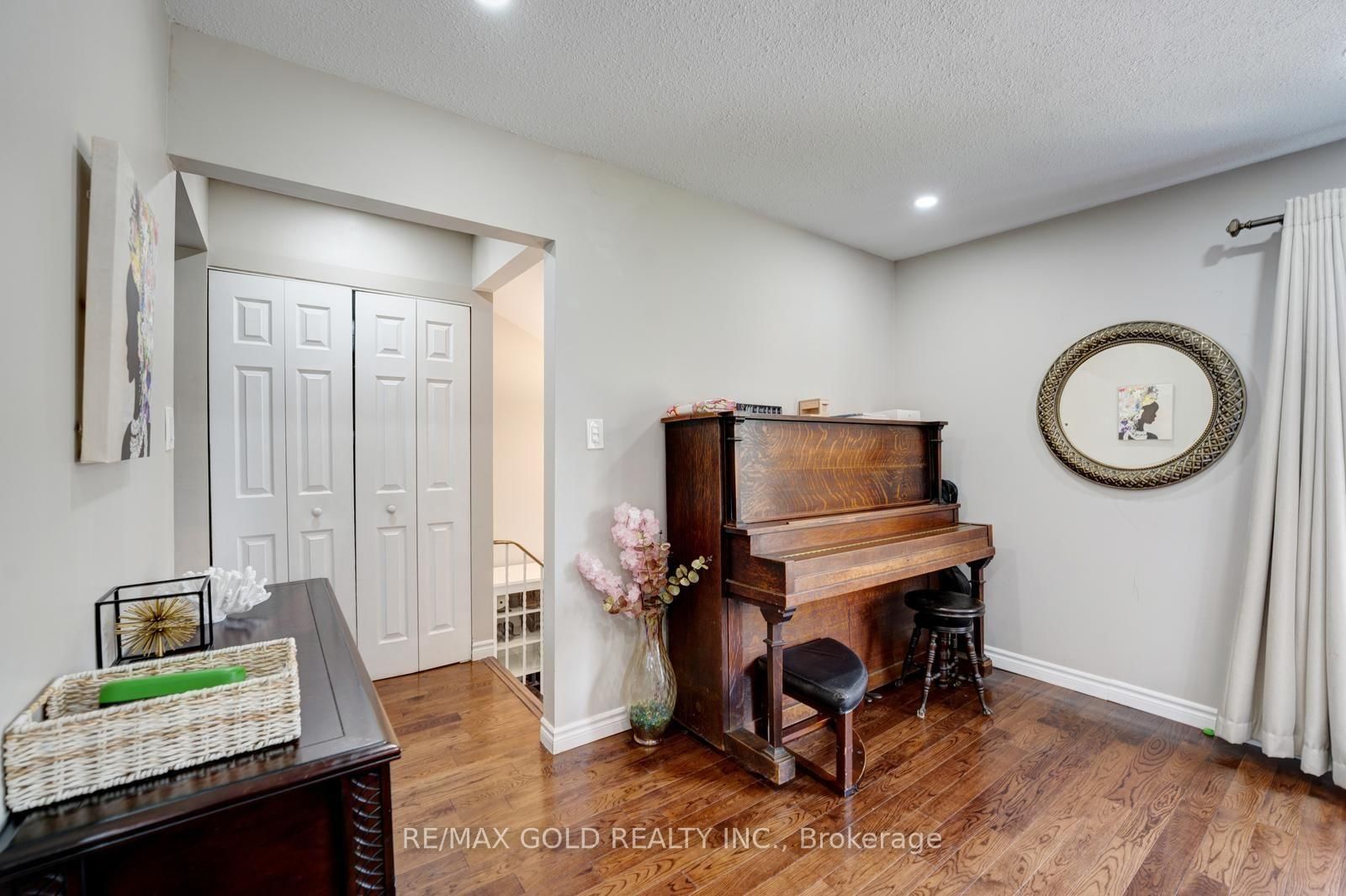 2848 Bucklepost Cres, Mississauga, view 16