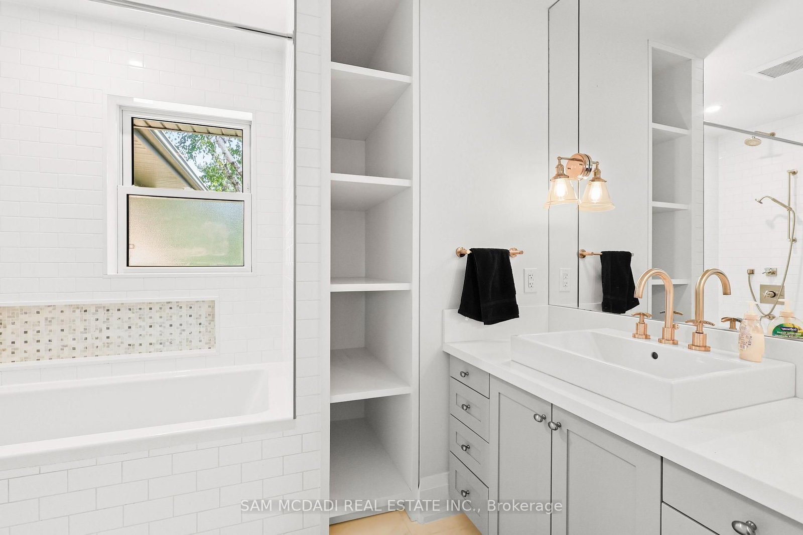 1613 Wembury Rd, Mississauga, view 18