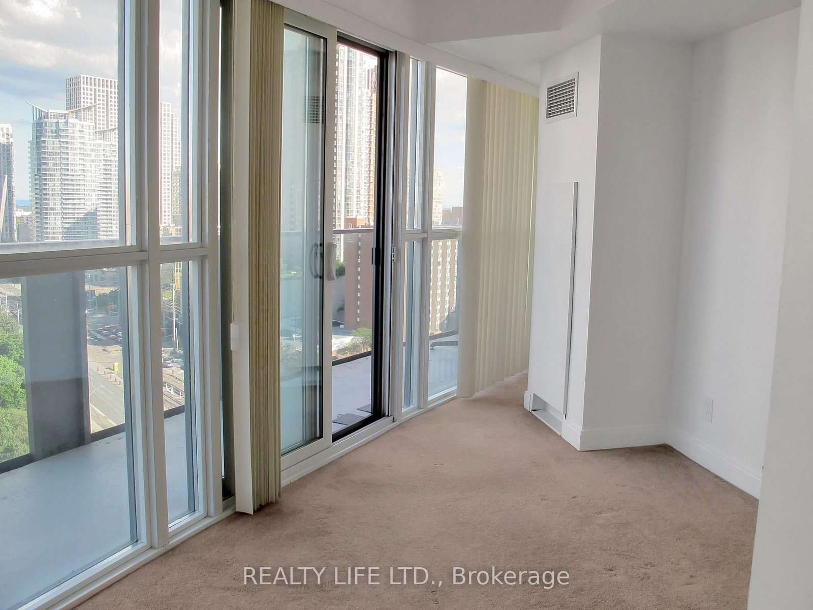 60 Absolute Avenue • #1401 • Mississauga, ON photo 14