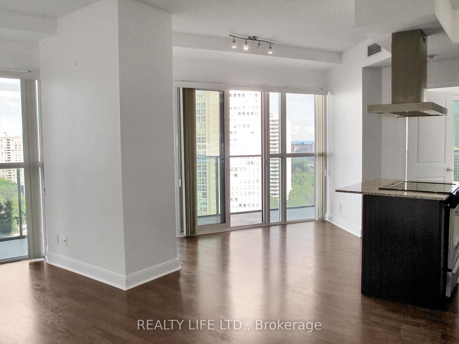 60 Absolute Avenue • #1401 • Mississauga, ON photo 5