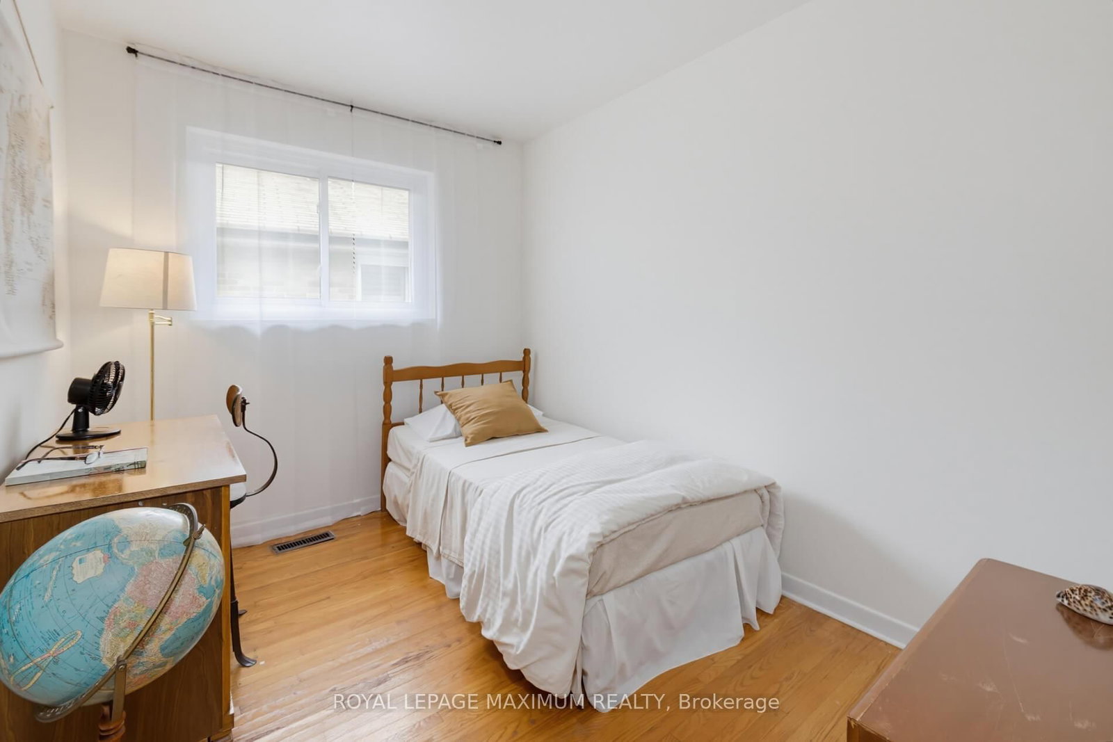 41 Strathavon Drive • Toronto, ON photo 19