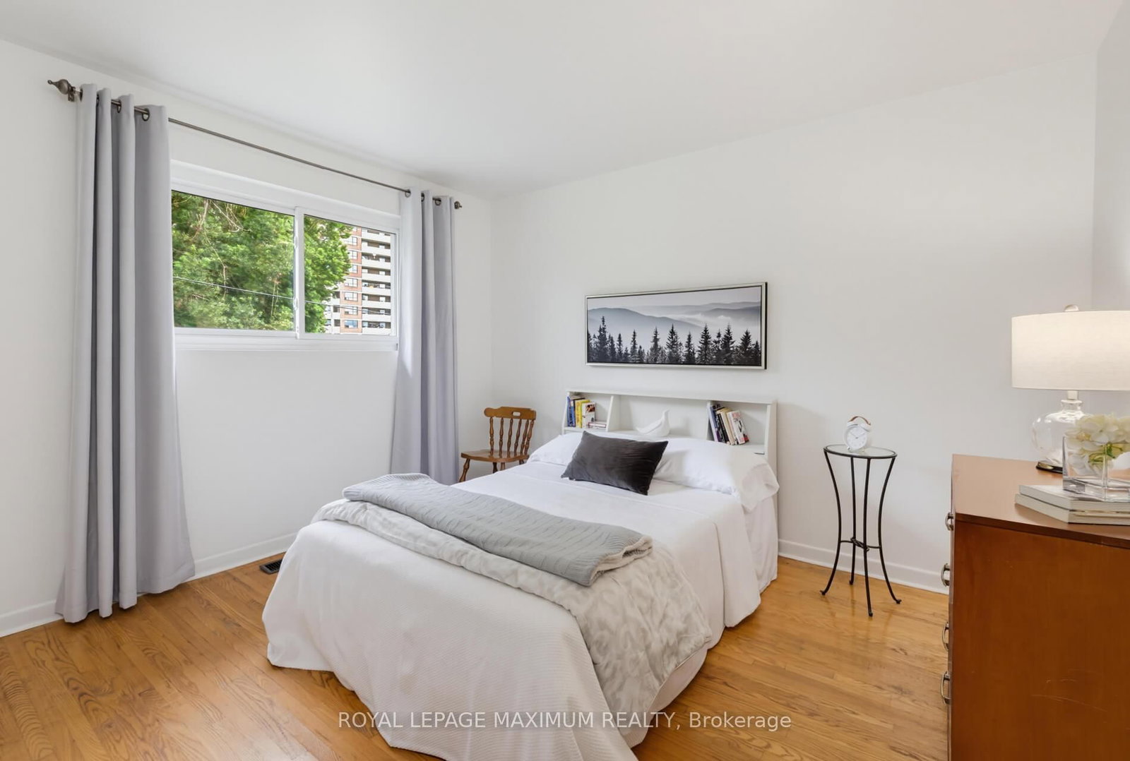 41 Strathavon Drive • Toronto, ON photo 20
