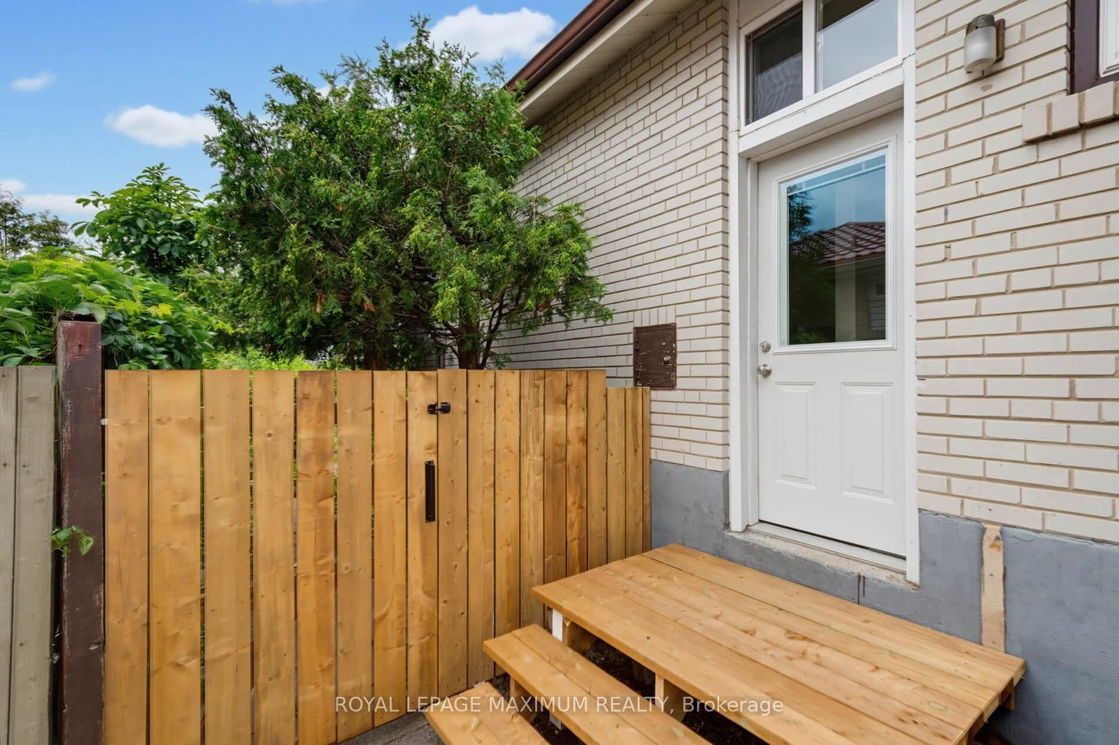 41 Strathavon Drive • Toronto, ON photo 29