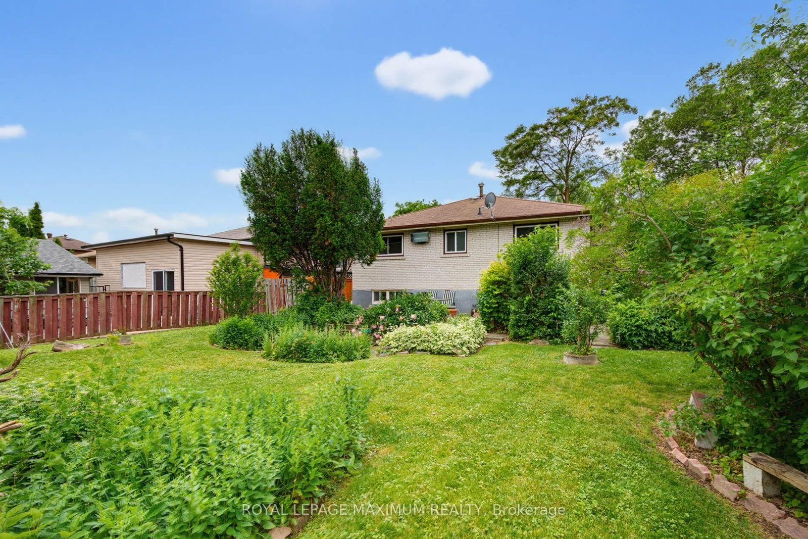 41 Strathavon Drive • Toronto, ON photo 36