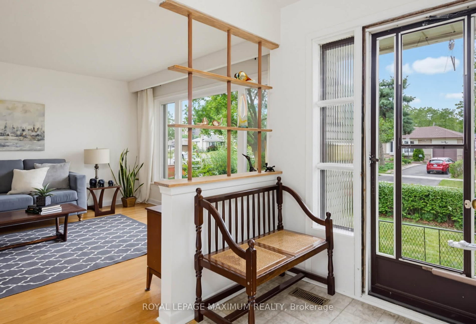 41 Strathavon Drive • Toronto, ON photo 6