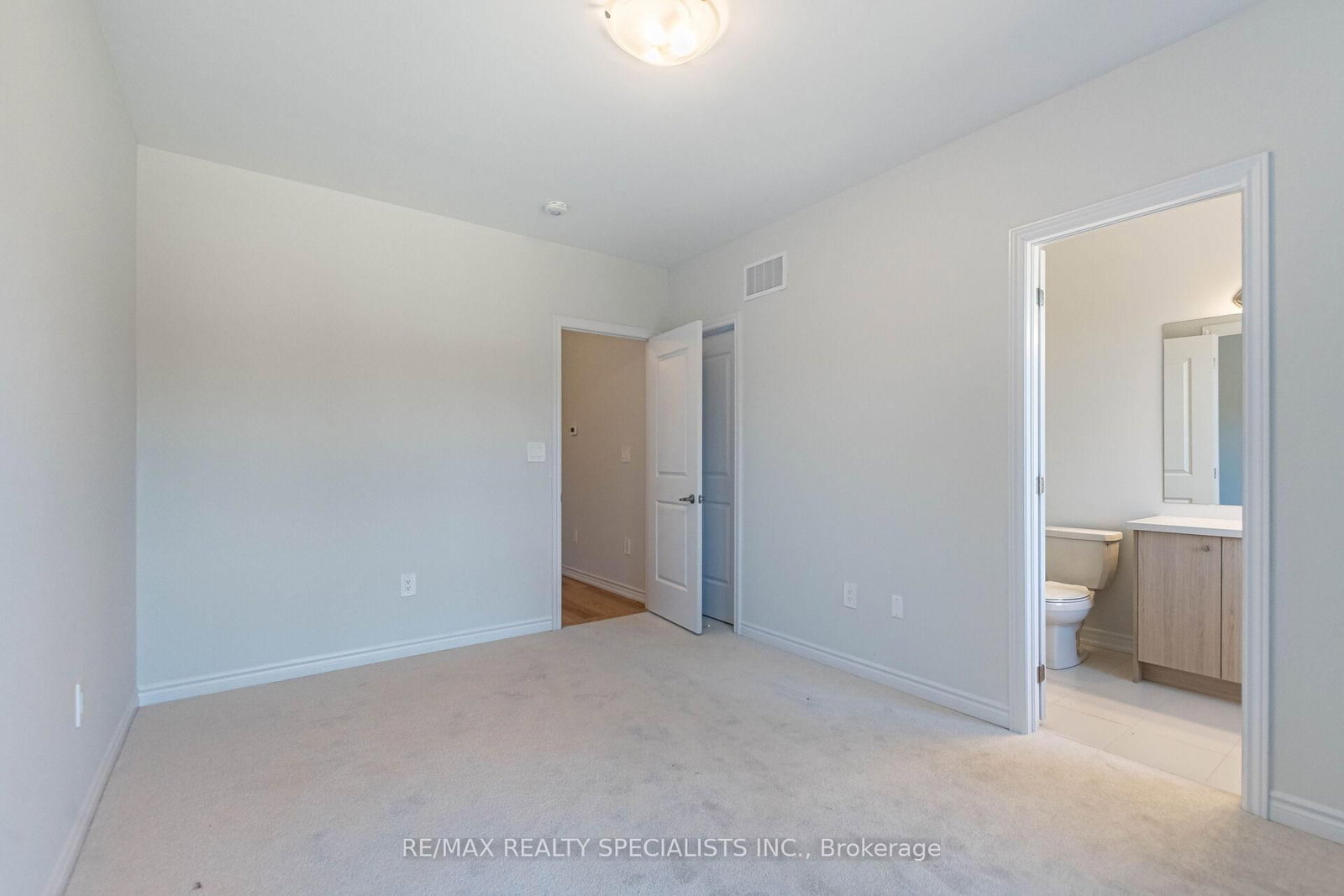5966 Saigon St, Mississauga, view 16