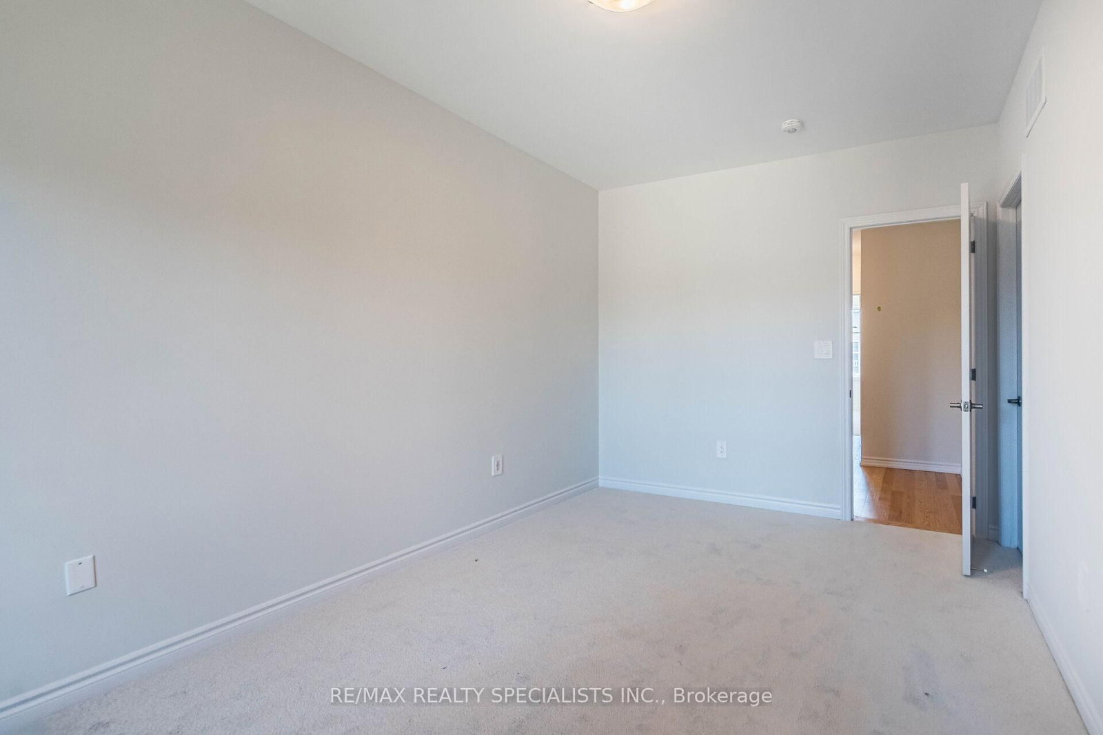 5966 Saigon St, Mississauga, view 17
