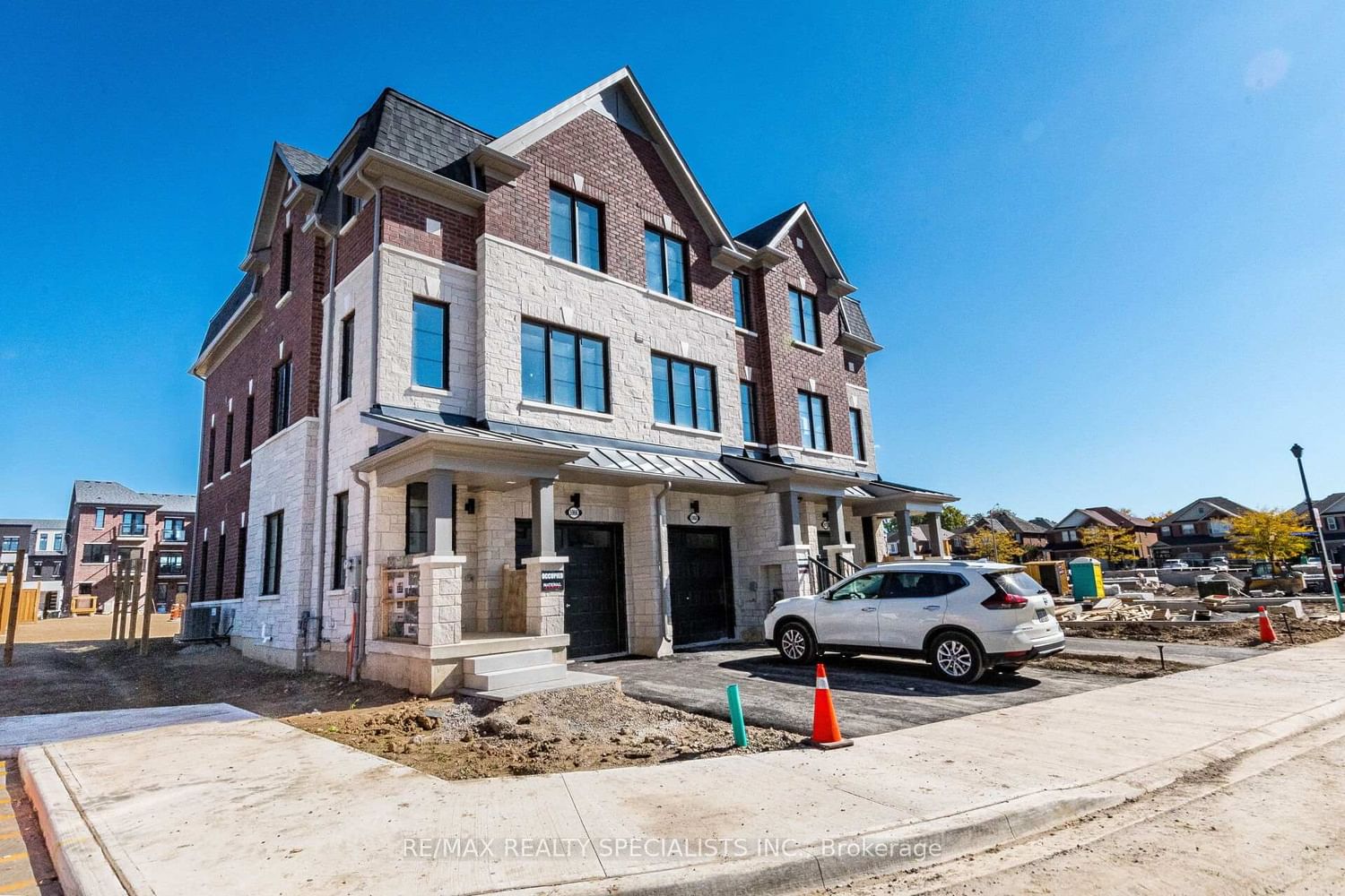 5966 Saigon St, Mississauga, view 24