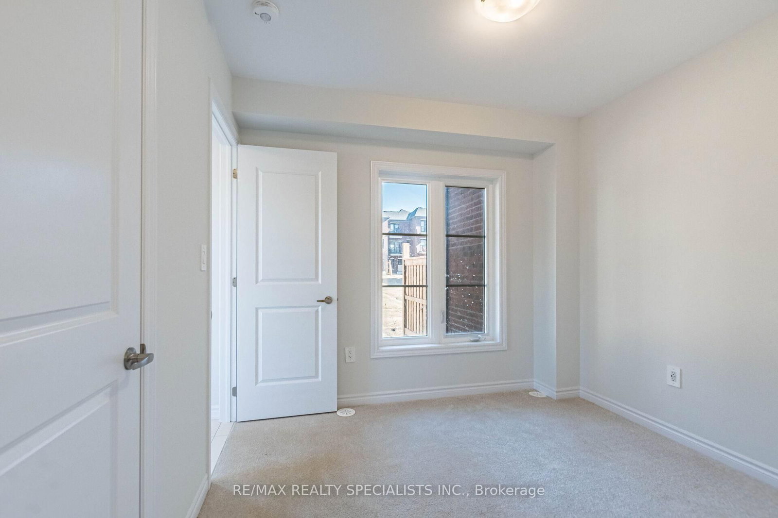 5966 Saigon St, Mississauga, view 6