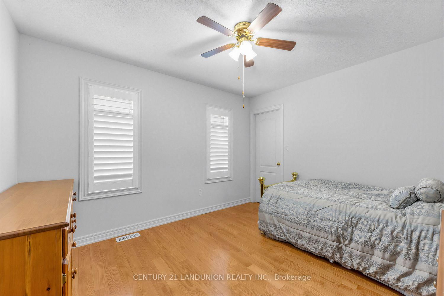 28 Herzberg Gardens • Toronto, ON photo 19
