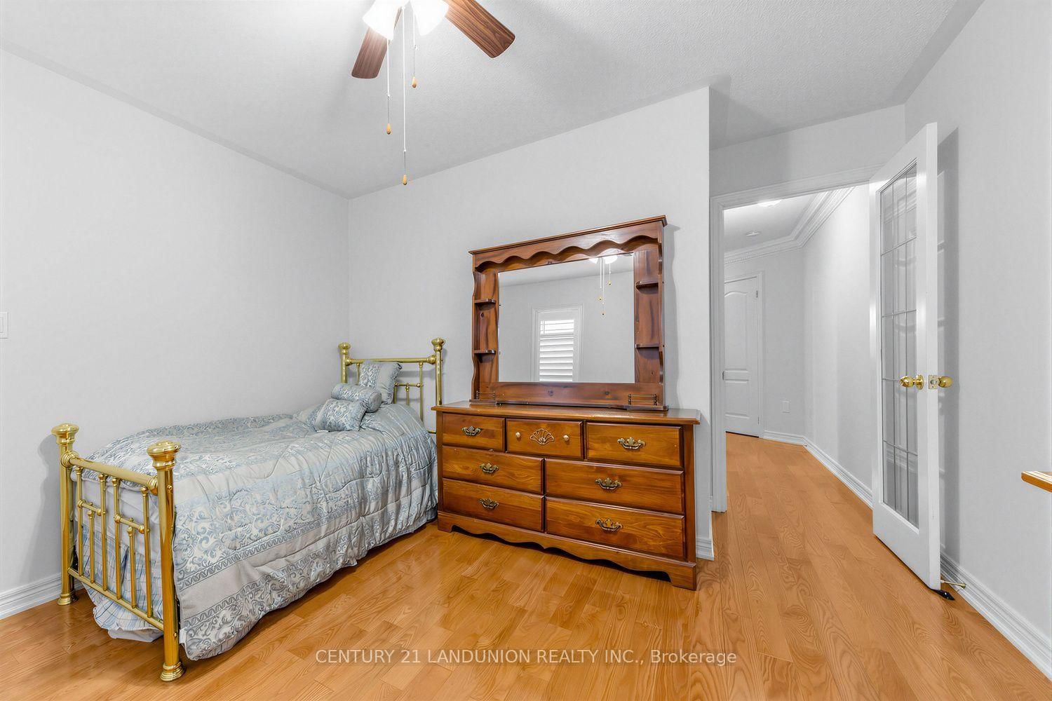 28 Herzberg Gardens • Toronto, ON photo 20