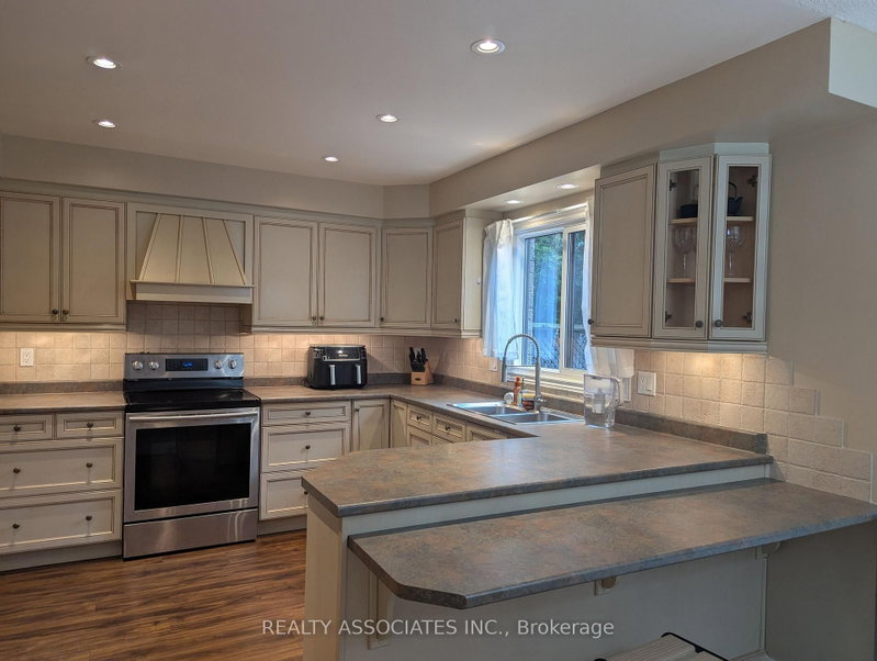 3279 Charlebrook Mississauga,ON L5L 5B4 — Photo 11