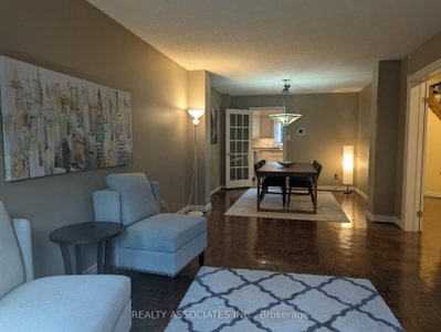 3279 Charlebrook Court • Mississauga, ON photo 5