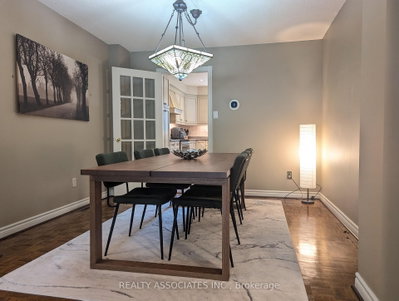 3279 Charlebrook Court • Mississauga, ON photo 6