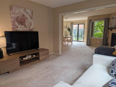 3279 Charlebrook Court • Mississauga, ON photo 9