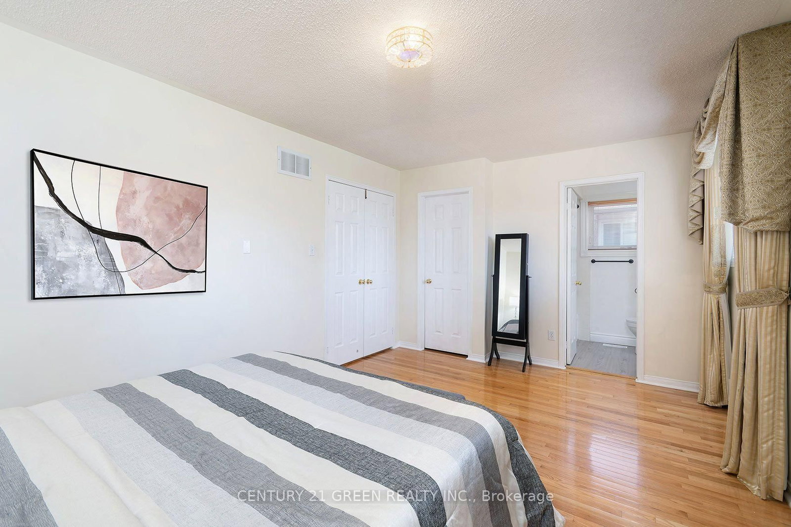 5806 Mersey Street • Mississauga, ON photo 16