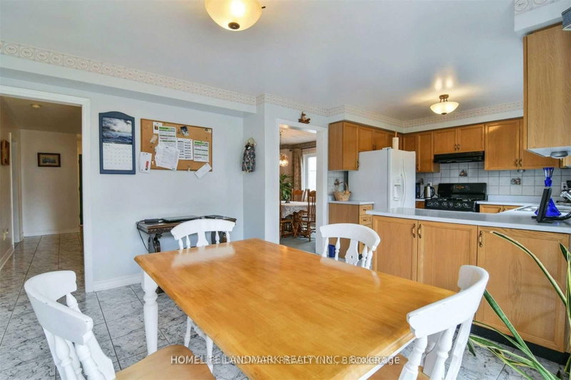 2914 Peacock Dr photo 4