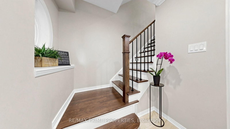 18B - 1084 Queen Street W