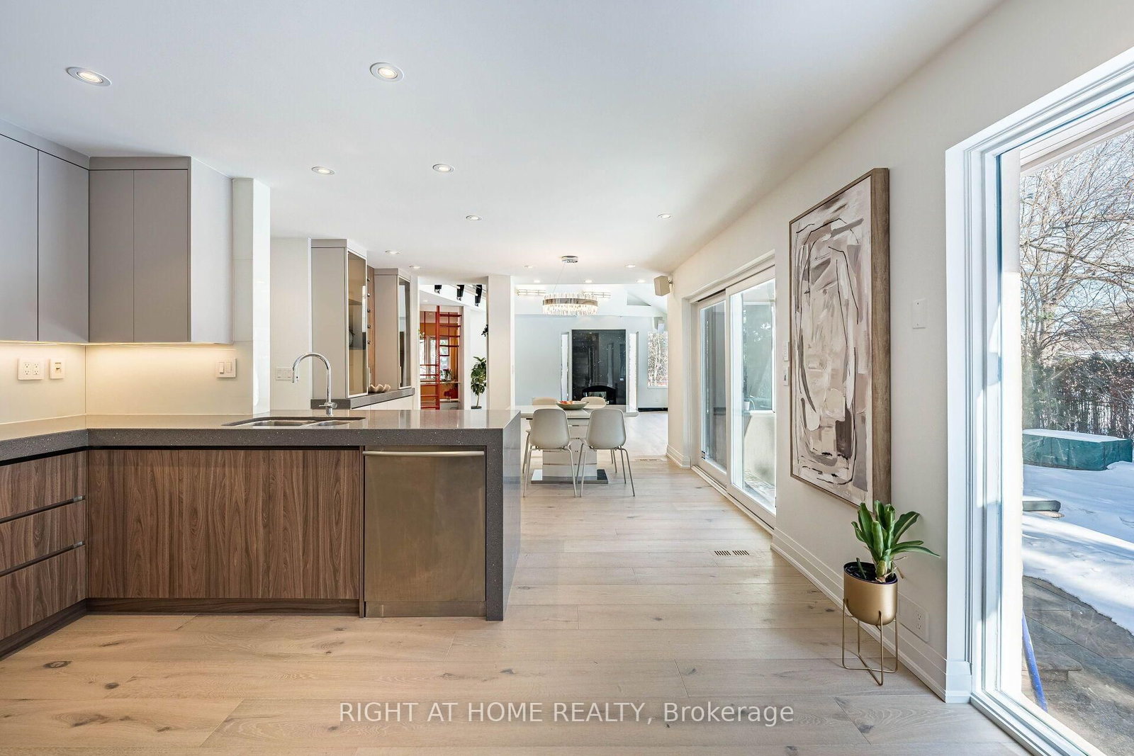 1 Friars Lane • Toronto, ON photo 18