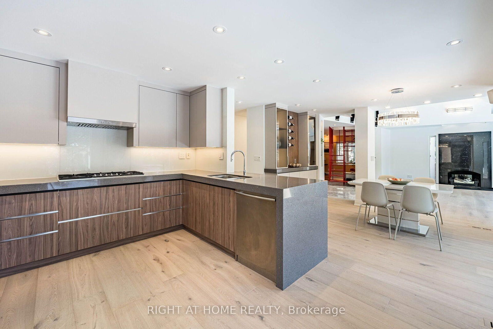 1 Friars Lane • Toronto, ON photo 19