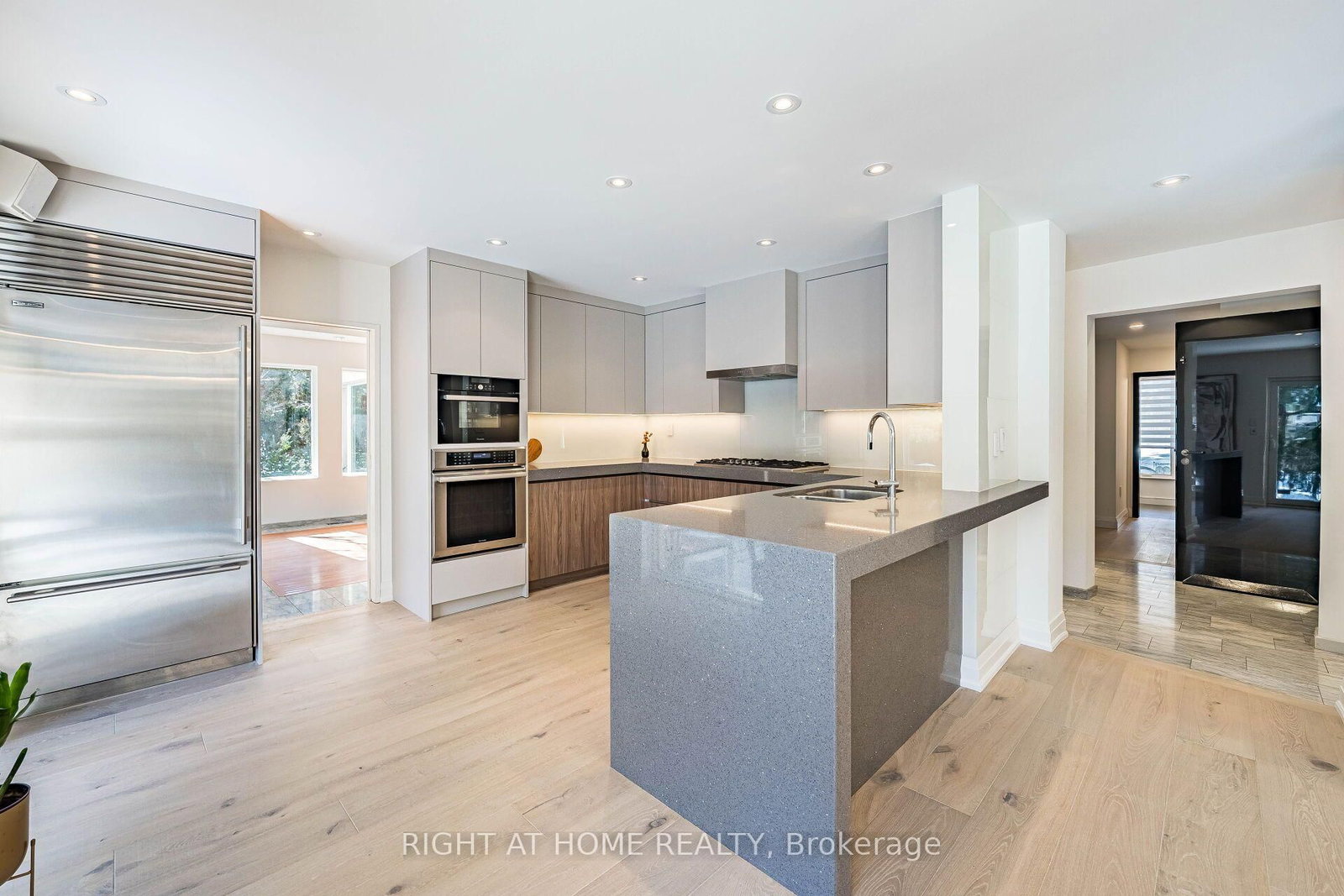 1 Friars Lane • Toronto, ON photo 20
