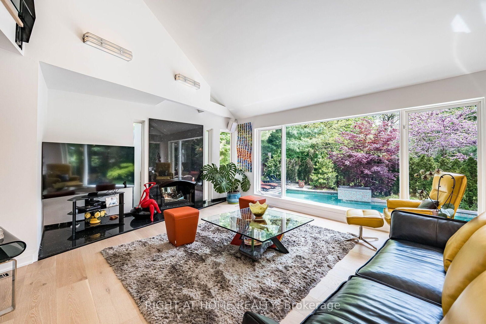 1 Friars Lane • Toronto, ON photo 5