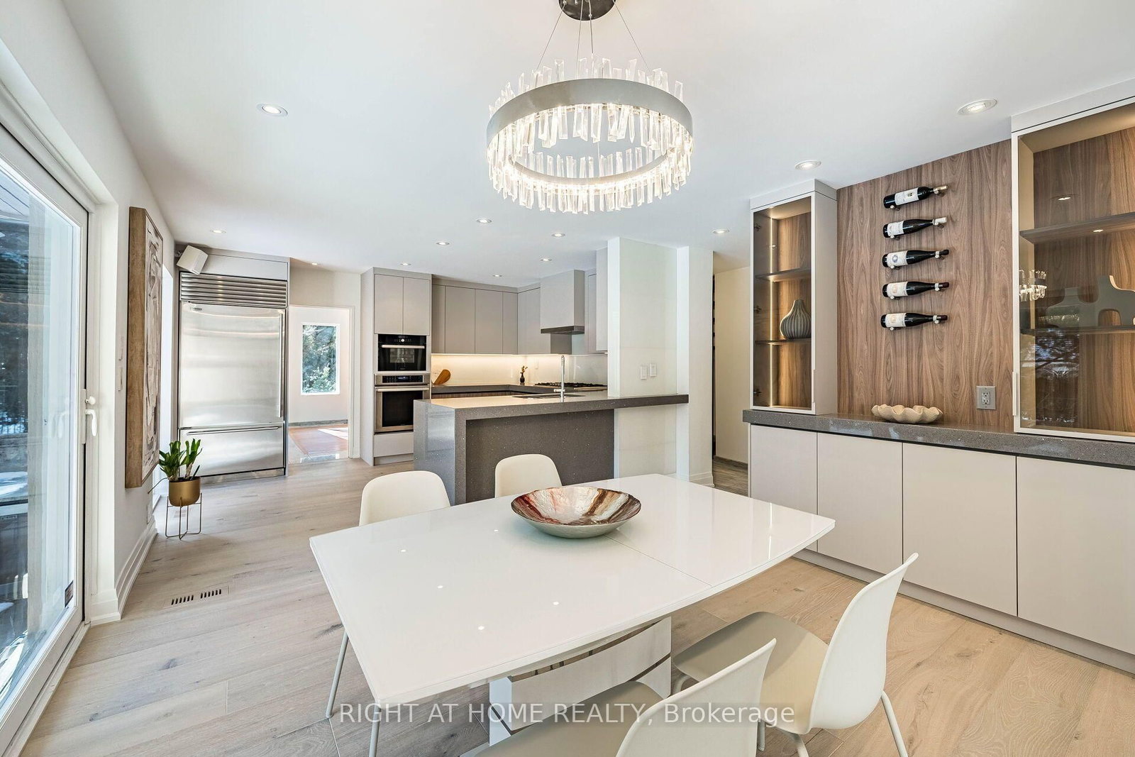 1 Friars Lane • Toronto, ON photo 6