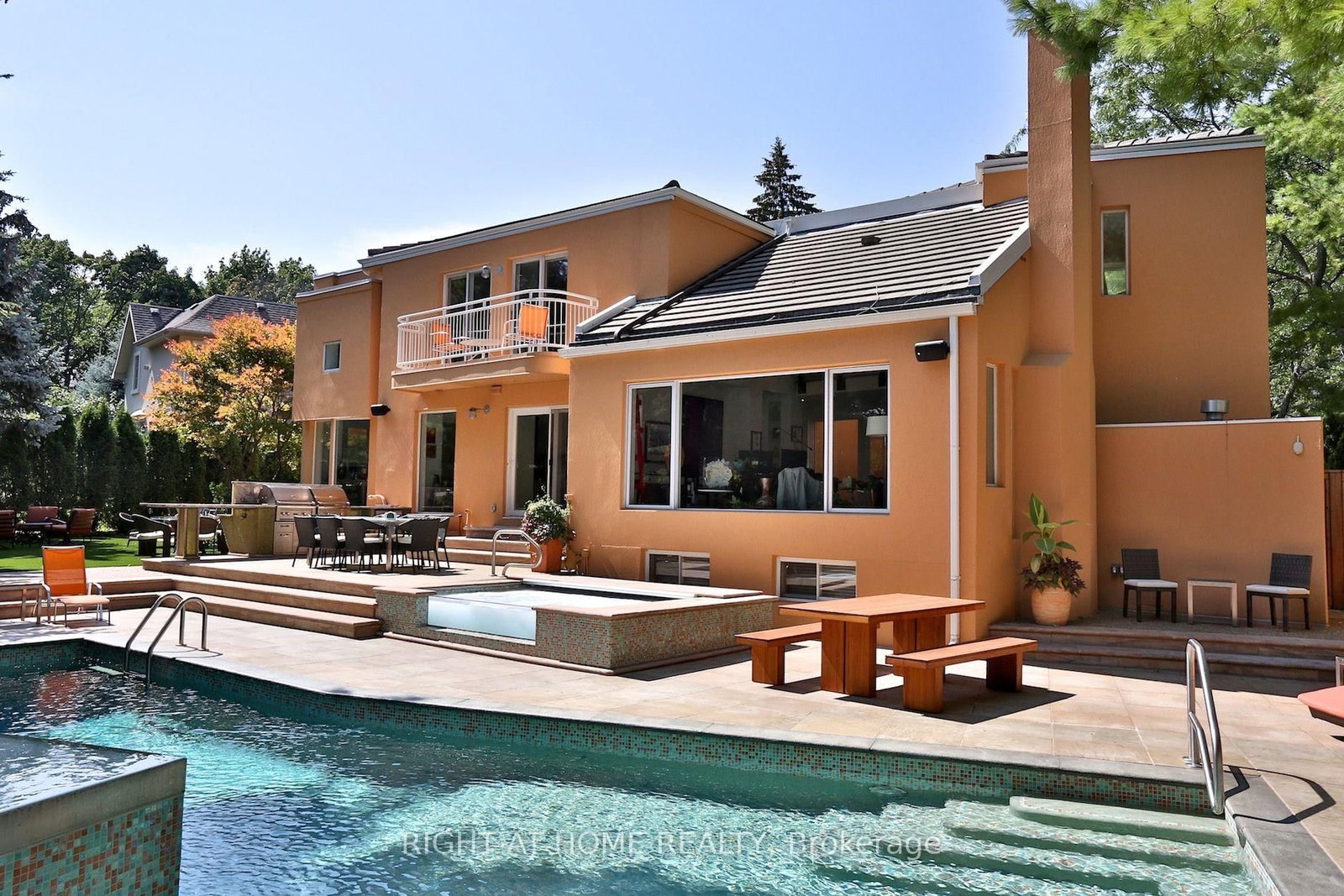 1 Friars Lane • Toronto, ON photo 8