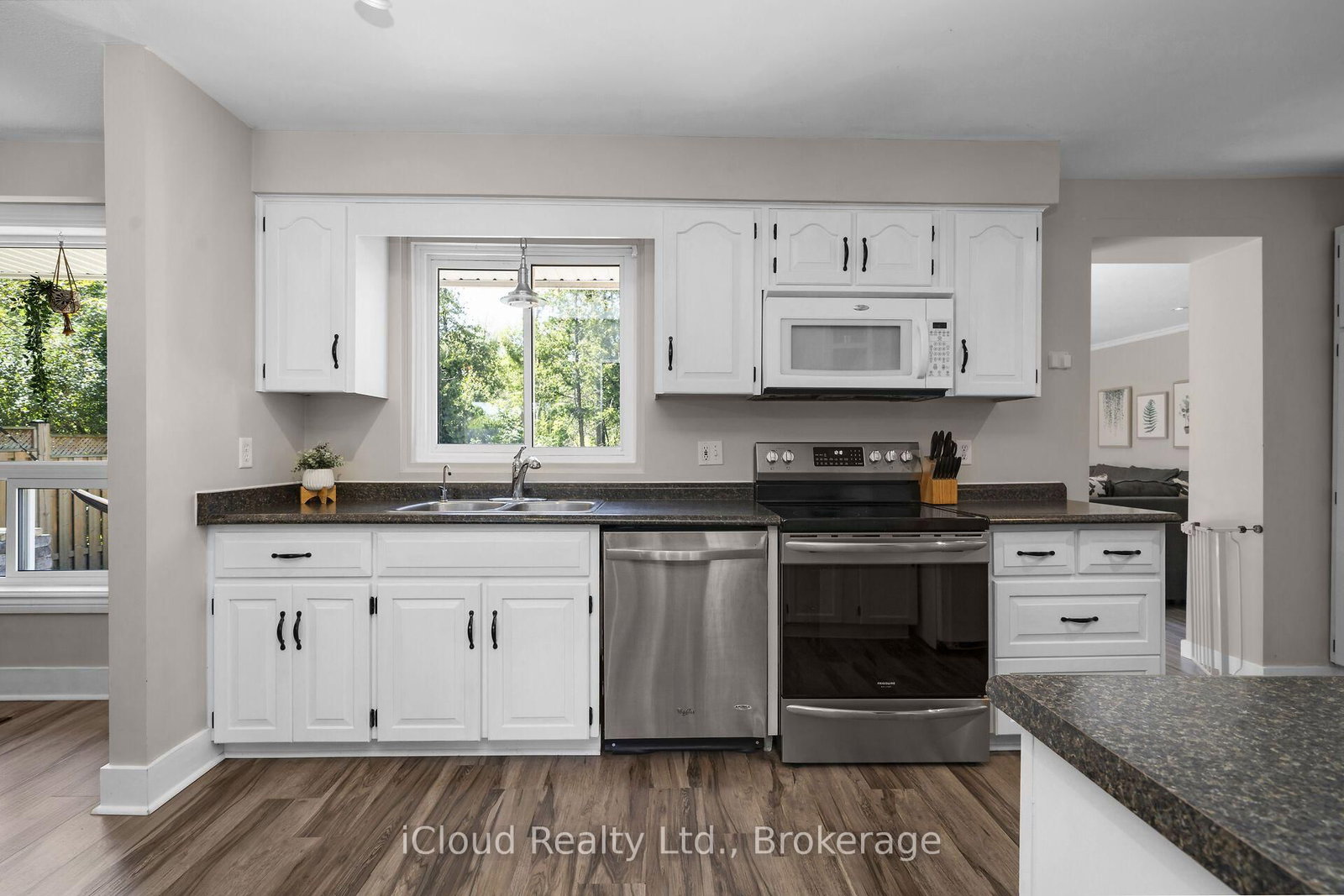 128 Elmore Drive • Halton Hills, ON photo 11