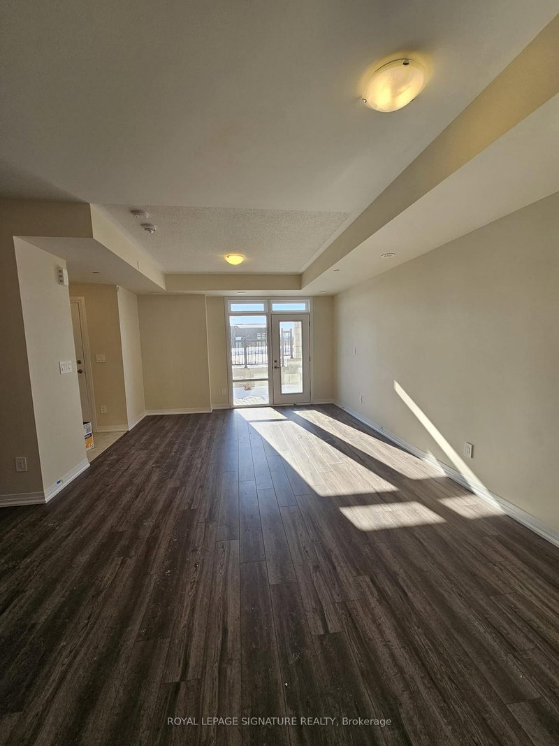 121 - 1589 Rose Way