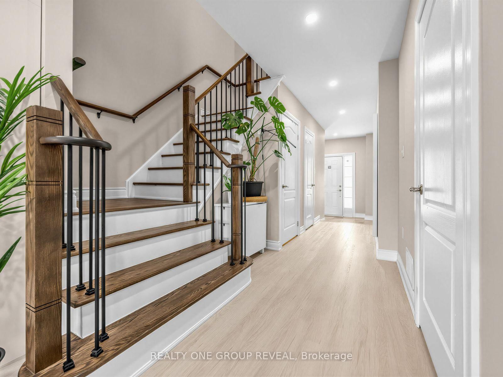 6122 Coxswain Crescent • Mississauga, ON photo 8