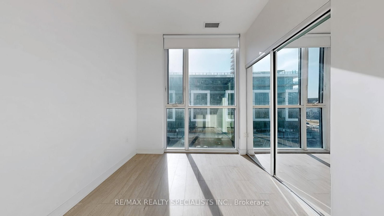 8 Nahani Way • #321 • Mississauga, ON photo 18