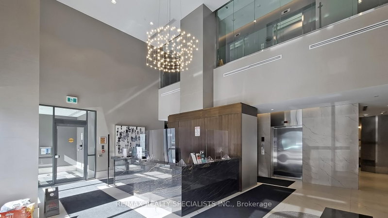 321 - 8 Nahani Way