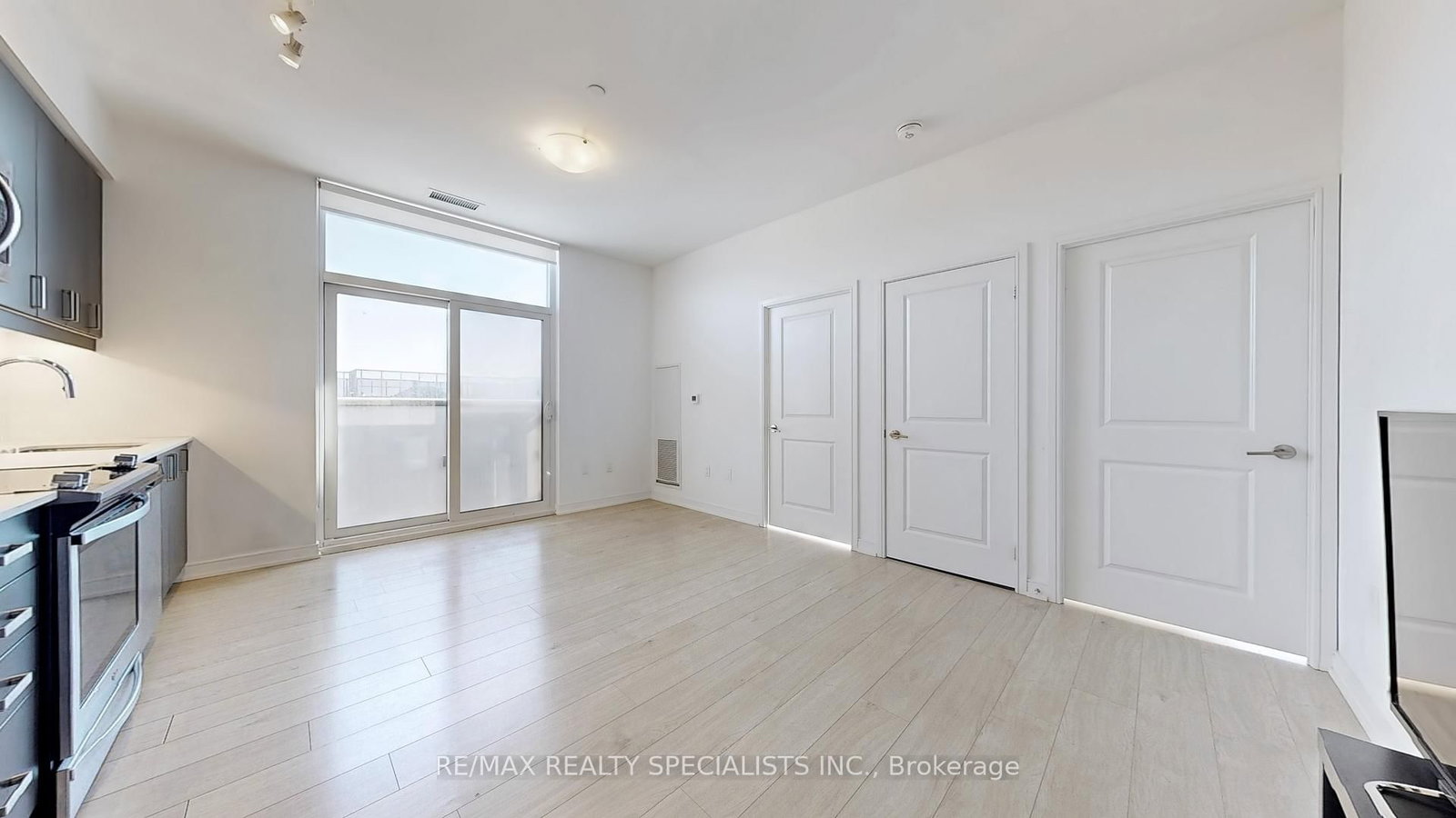 8 Nahani Way • #321 • Mississauga, ON photo 8