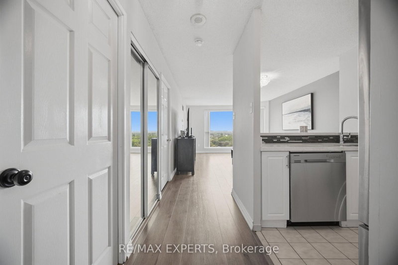 1408 - 2155 Burnhamthorpe Road W